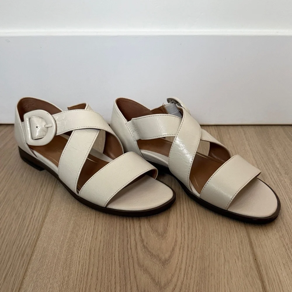 Vionic Pacifica Women's Leather Sandals, Cream Strappy Flats, Size 8 - Picture 1 of 12